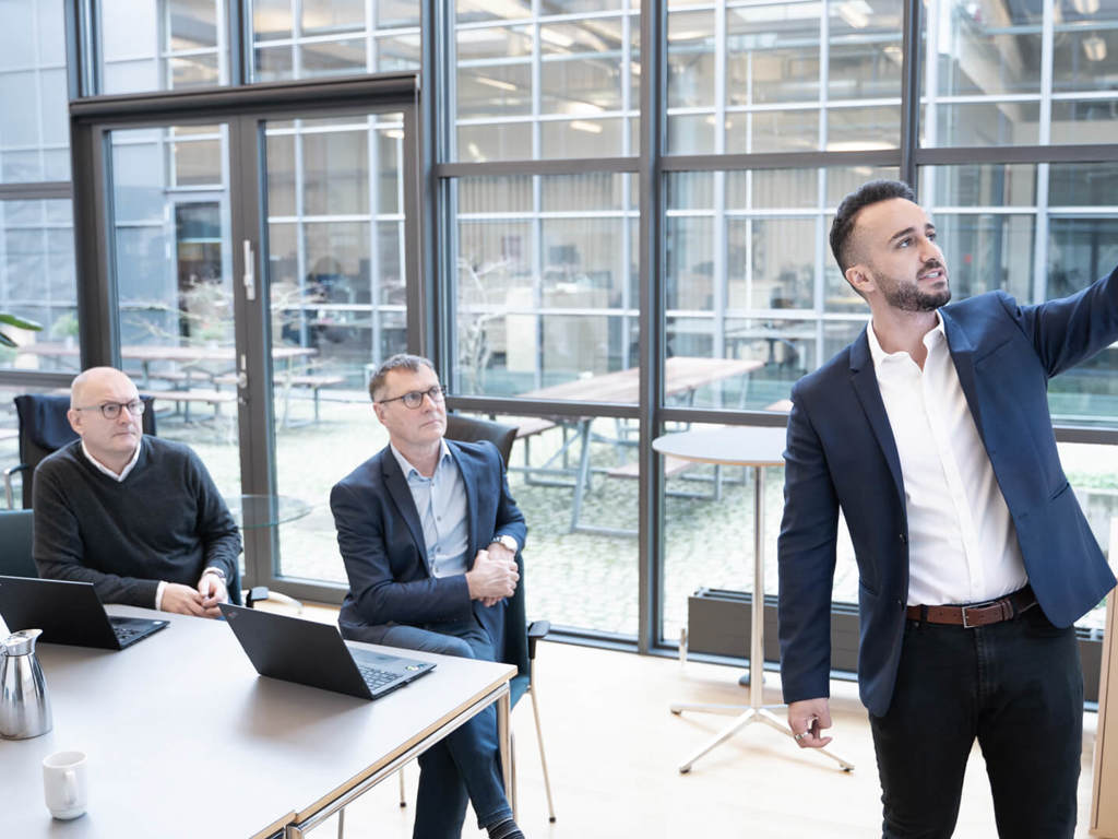 Leverandør af investment management løsninger til kapitalmarkedet holder møde