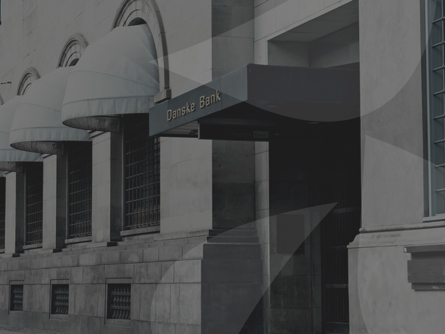 Facadebygning af Danske Bank på Holmens Kanal